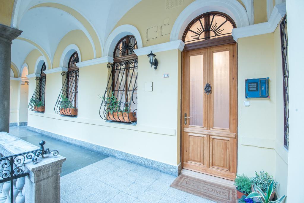 Rustic Elegance Apartment Будапеща Екстериор снимка